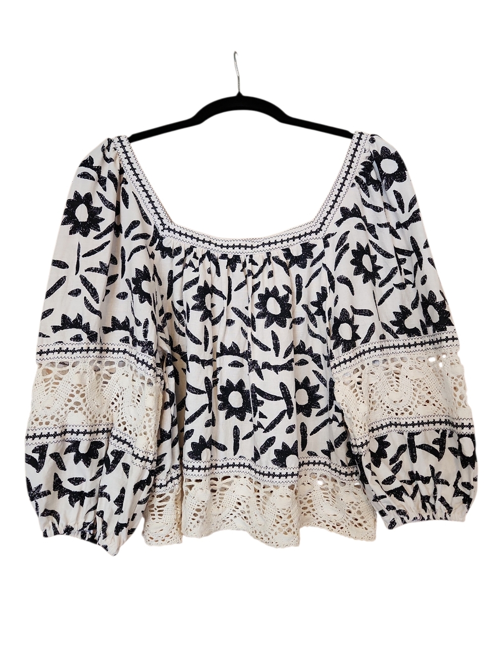 CHRISTIAN SIRIANO NEW YORK BLACK CREAM BOHO PEASANT CROCHET LACE BLOUSE SIZE XS